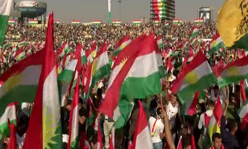 Video: Bien nguoi Kurd ung ho trung cau dan y doi doc lap