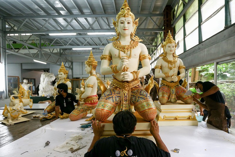 Nguoi Thai gap rut chuan bi cho le hoa tang Vua Bhumibol-Hinh-6