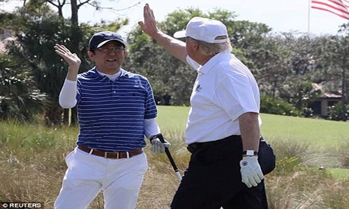 Chua den chau A, Tong thong My da tinh chuyen di choi golf