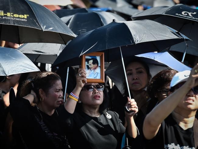 Toan canh cong tac chuan bi cho le tang Vua Thai Lan Bhumibol-Hinh-14