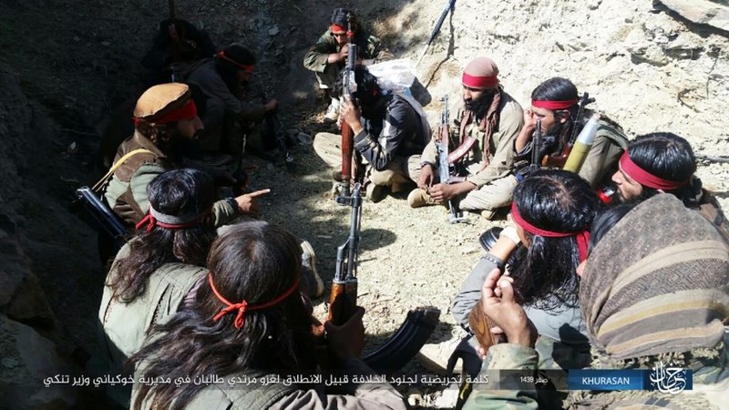 Anh: Tranh gianh dia ban, IS quyet dau voi Taliban tai Afghanistan-Hinh-7