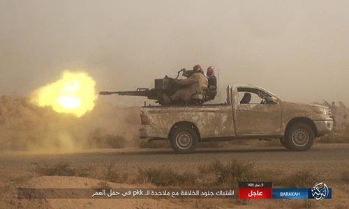 Anh: IS phan cong SDF o mo dau lon nhat Syria-Hinh-4