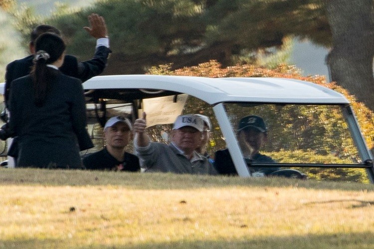 Tan mat man “ngoai giao san golf” cua Tong thong Trump tai Nhat-Hinh-8