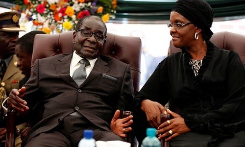 Tiet lo "soc" thoa thuan de Cuu Tong thong Zimbabwe Mugabe tu chuc