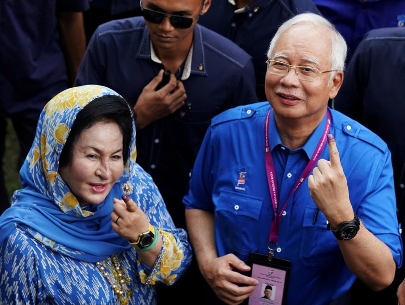 Phu nhan cuu Thu tuong Malaysia Najib tieu xai hoang phi the nao?-Hinh-10