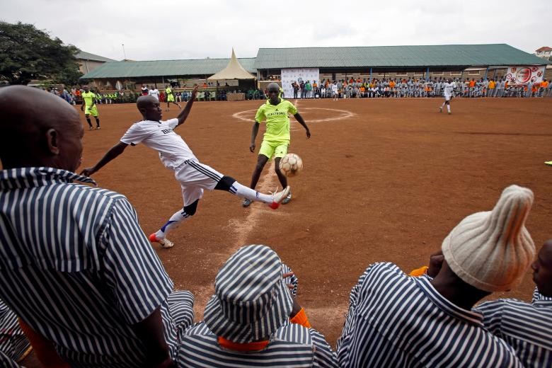 Bat ngo giai dau “World Cup” trong nha tu Kenya-Hinh-13