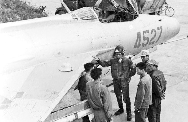 Nhung chiec MiG tren bau troi Viet (Ky 1)