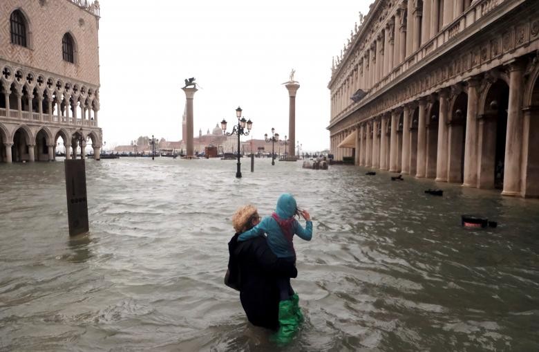 Canh ngap lut kinh hoang o thanh pho noi Venice-Hinh-5