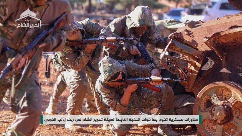 Khung bo HTS ngang nhien “thi uy suc manh” tai Idlib-Hinh-6