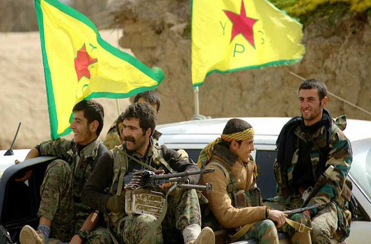 My vua rut quan khoi Syria, Ankara lien “dong thu” voi nguoi Kurd-Hinh-5
