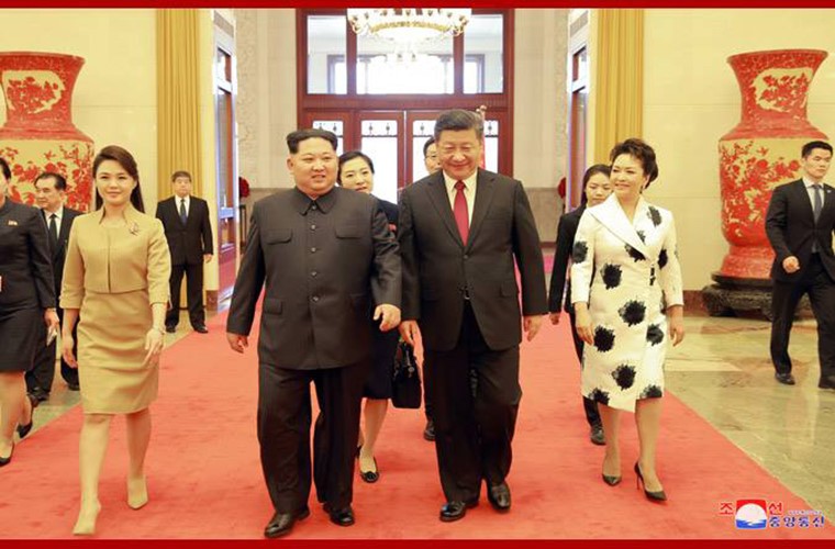 Chua toi mot nam ong Kim Jong-un da bon lan tham Trung Quoc-Hinh-6