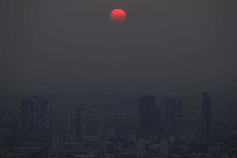 Hinh anh o nhiem nghiem trong o Bangkok, truong hoc phai dong cua-Hinh-4