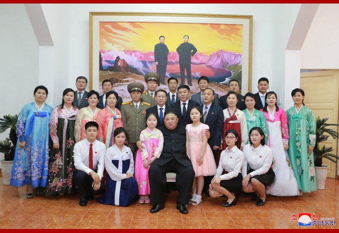 Ngay dau Chu tich Kim Jong-un den Viet Nam tren bao Trieu Tien-Hinh-10