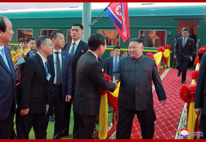 Ngay dau Chu tich Kim Jong-un den Viet Nam tren bao Trieu Tien-Hinh-2