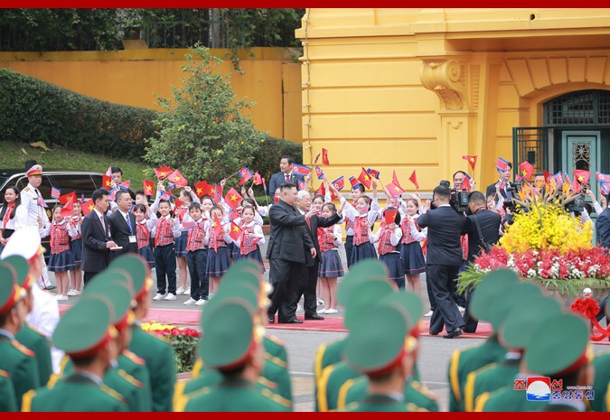 Hinh anh dau tien Chu tich Kim Jong-un ve den Binh Nhuong-Hinh-9