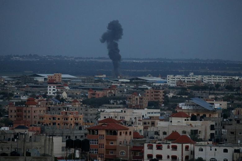 Israel oanh kich Hamas, Dai Gaza chim trong khoi lua-Hinh-5