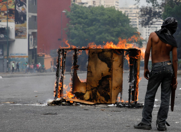 Vi sao nguoi dan phong hoa gan Dinh Tong thong Venezuela?-Hinh-6