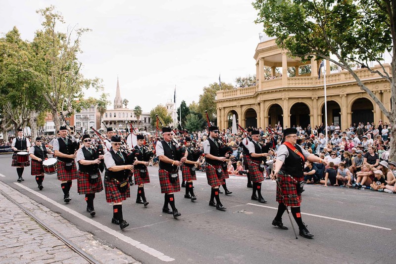 Kinh ngac con lan khong lo co toi 130 chan o Australia-Hinh-7