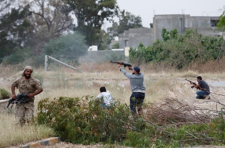 Libya: Tripoli mu mit khoi lua, dung do du doi bung no phia nam-Hinh-10