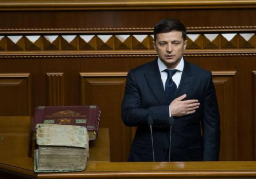 Tong thong Zelensky: Tu danh hai den nguoi dan ong quyen luc nhat Ukraine-Hinh-2