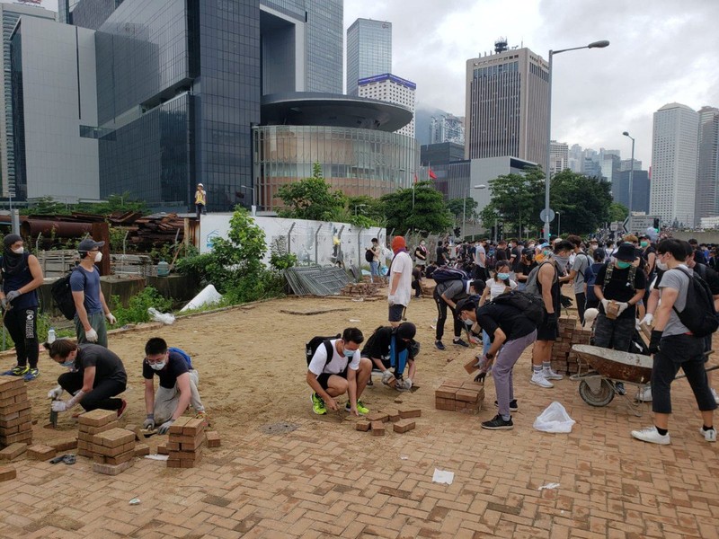 Hinh anh dung do giua canh sat va nguoi bieu tinh Hong Kong-Hinh-7