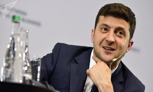 Doan xe cua Tong thong Ukraine Zelensky gap tai nan