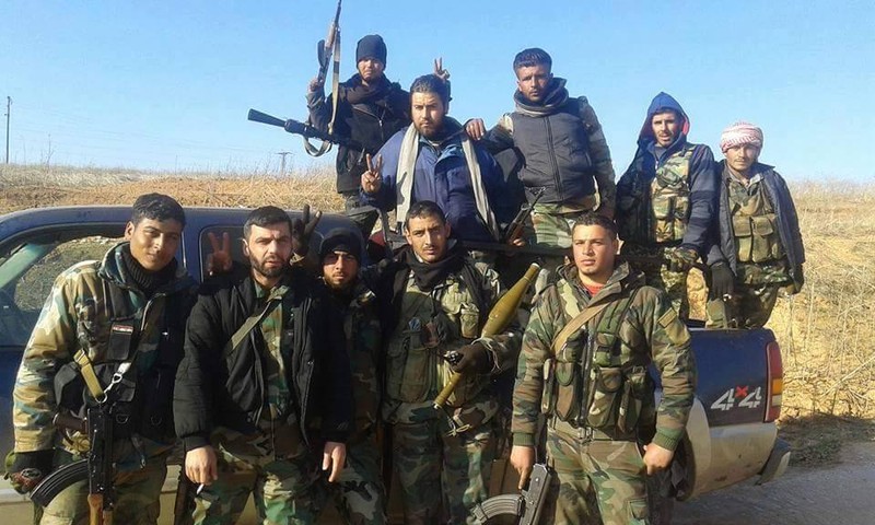 Khung bo tan sat binh si Syria tren chien truong Daraa-Hinh-7