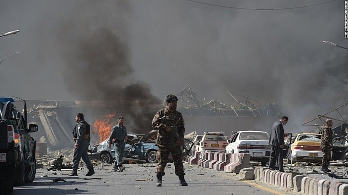 Nhin lai loat vu danh bom dam mau o Afghanistan nam 2019-Hinh-13