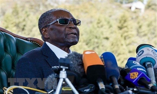 Cuu Tong thong Zimbabwe Robert Mugabe qua doi