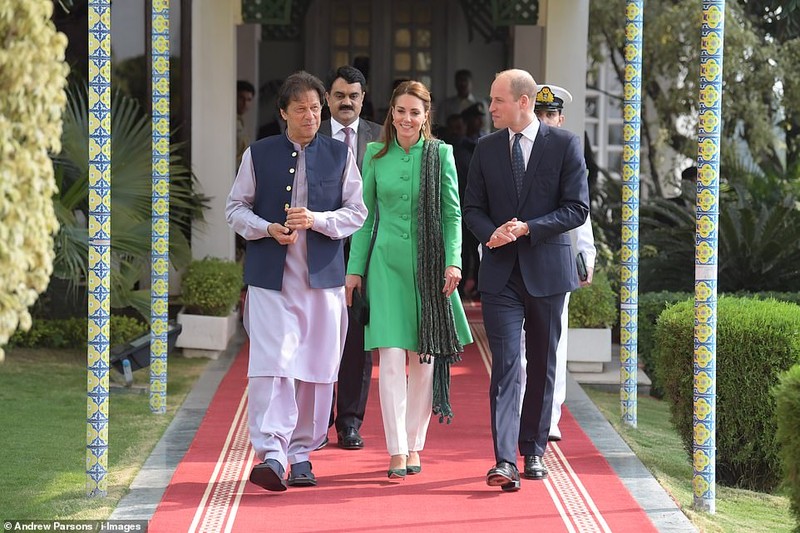 Ve dep rang ro cua Cong nuong Kate Middleton khi tham Pakistan-Hinh-10