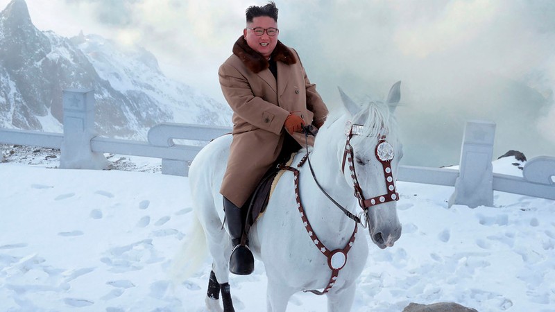 Dang sau viec ong Kim Jong Un cuoi bach ma len nui thieng-Hinh-4