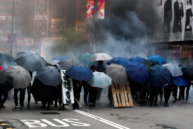 Hong Kong chim trong khoi lua, bao luc tuan thu 20-Hinh-4