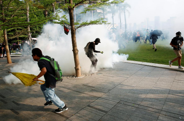 Hong Kong chim trong bao luc, hoi cay mu mit tuan thu 21-Hinh-6