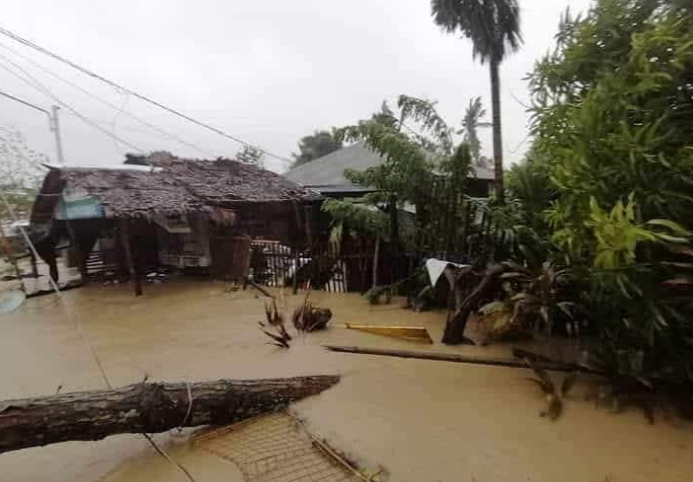 Toan canh bao Phanfone can quet, Philippines tan hoang dip Giang sinh-Hinh-6