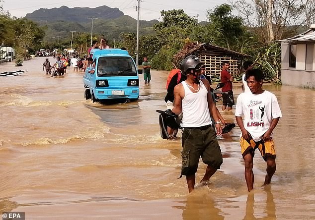 Toan canh bao Phanfone can quet, Philippines tan hoang dip Giang sinh-Hinh-7