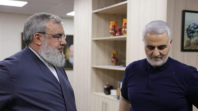 He lo hinh anh cuoi cung cua tuong Iran Soleimani truoc khi bi sat hai-Hinh-4