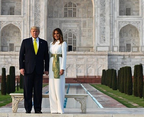 Tham den Taj Mahal noi tieng An Do, vo chong Tong thong Trump co hanh dong gay sot-Hinh-2