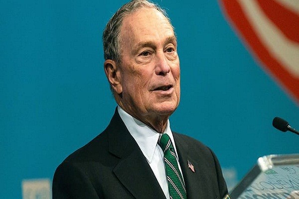 Ty phu Bloomberg tu bo cuoc dua, quay sang ung ho ong Biden