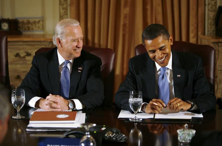 Loat hinh an tuong ve tinh ban hiem co cua ong Obama - Joe Biden-Hinh-8