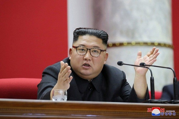 Truyen thong Trieu Tien lien tuc dua tin ong Kim Jong-un van khoe