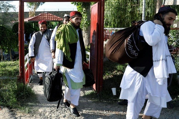 Toan canh Afghanistan phong thich 900 tu nhan Taliban-Hinh-5