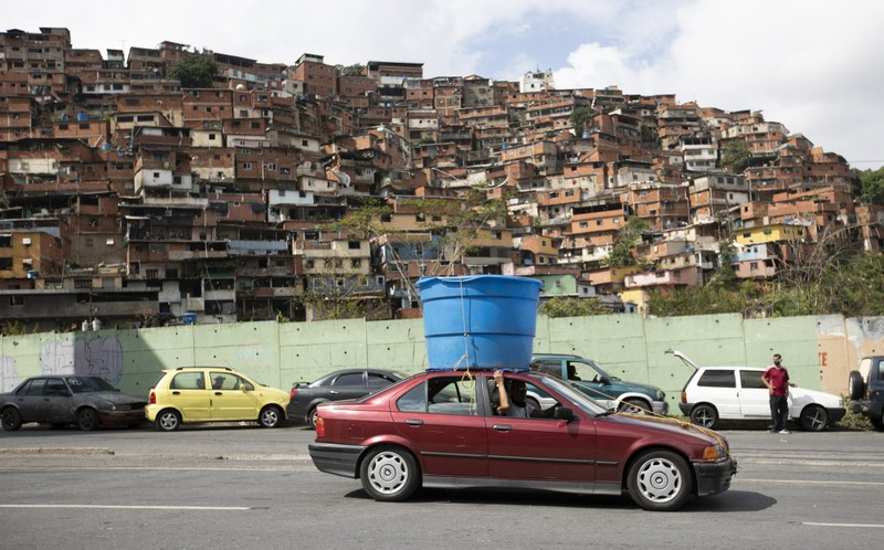 “Con khat nuoc” tram trong giua khung hoang kinh te tai Venezuela-Hinh-2