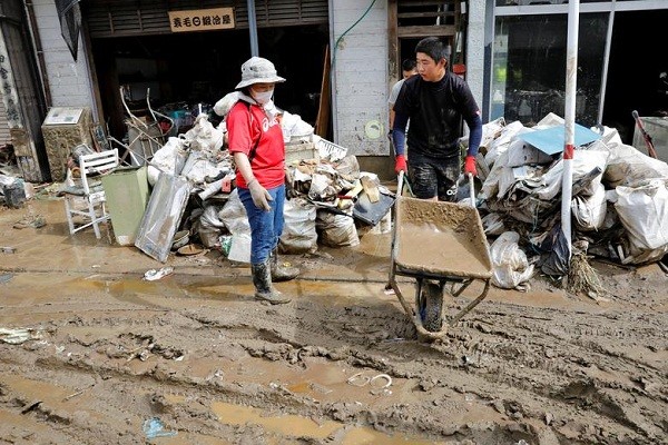 Canh nguoi dan Nhat Ban don “bai chien truong” sau mua lu lich su-Hinh-12