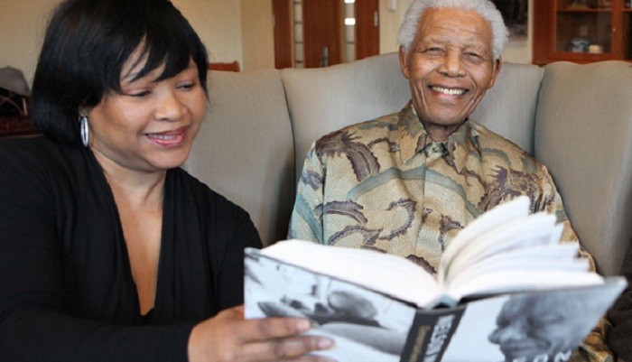 Chan dung con gai co Tong thong Nam Phi Nelson Mandela vua qua doi-Hinh-8