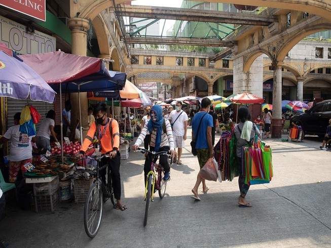 Loat thanh pho tren the gioi tai phong toa vi “bao” COVID-19-Hinh-2