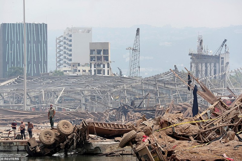 Vu no tham hoa o Li Bang: Beirut chim trong khoi lua bieu tinh-Hinh-11