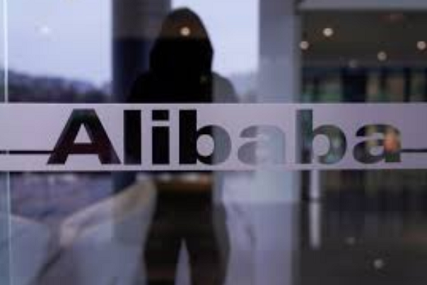 Tong thong Trump bat ngo xem xet cam Alibaba o My
