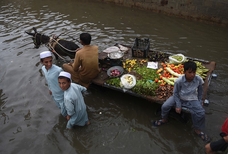 Tan muc cuoc song nguoi dan Pakistan khon kho vi mua lon-Hinh-9