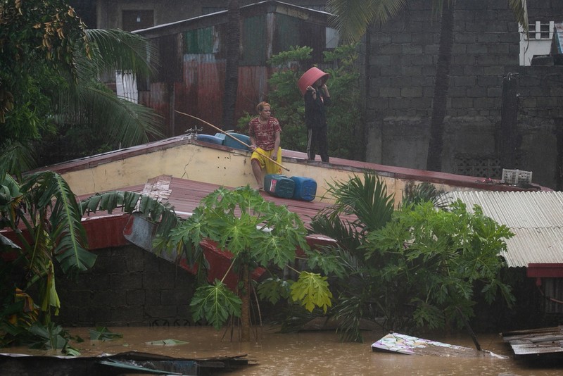 Bao Vamco nhan chim vung thu do Philippines, huong vao Bien Dong-Hinh-12