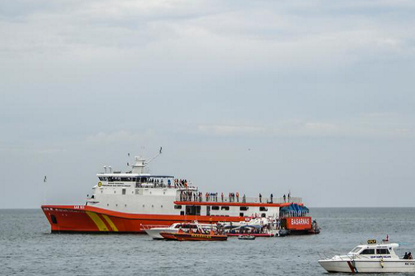 Vu roi may bay Indonesia: Xac dinh duoc vi tri cua hai hop den